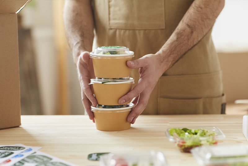 নিষ্পত্তিযোগ্য টেবিলওয়্যারের সুবিধাগুলি কী কী?